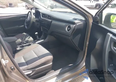 2018 Toyota Corolla Le z USA, uszkodzony, nr VIN 2T1BURHE9JC973192